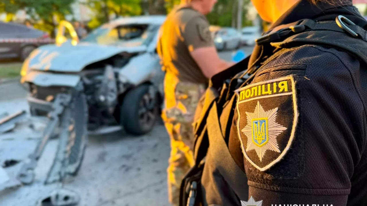 На проспекті Небесної Сотні в Одесі вибухнуло авто / Фото: Нацполіція