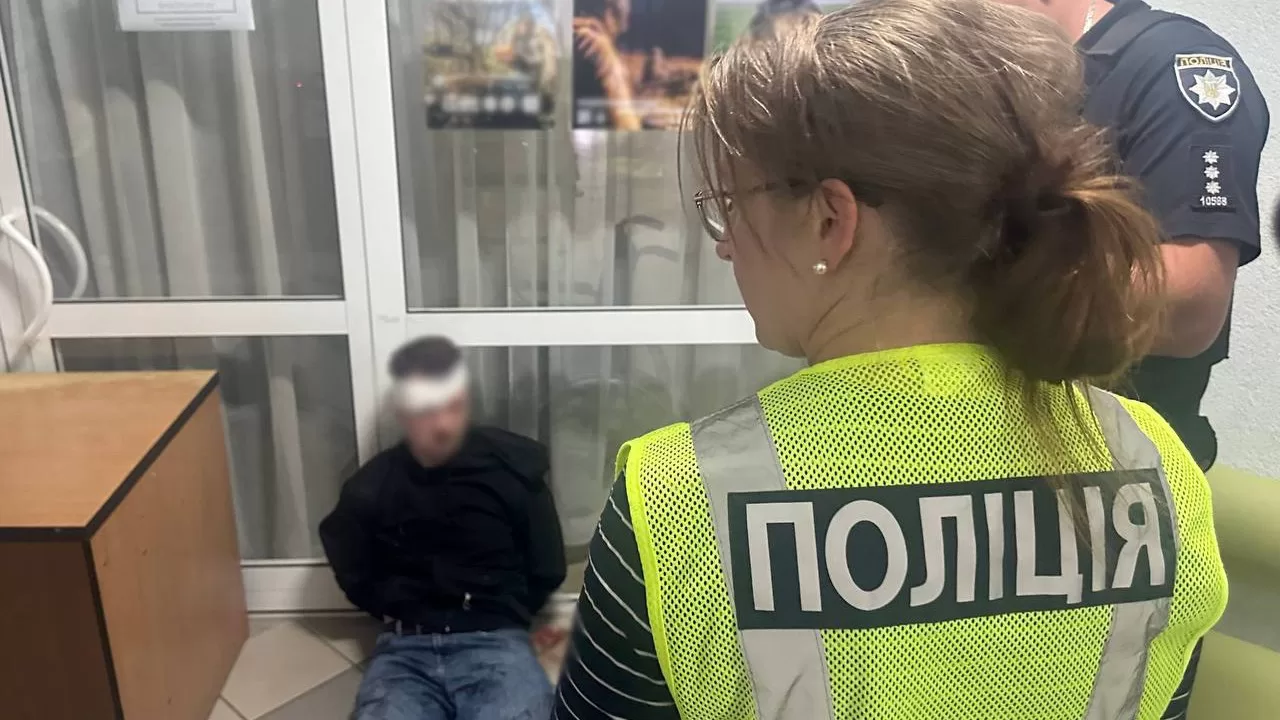 Поліцейські Києва затримали чоловіка за підозрою у вбивстві лікарки під час проходження ВЛК / Фото: Нацполіція