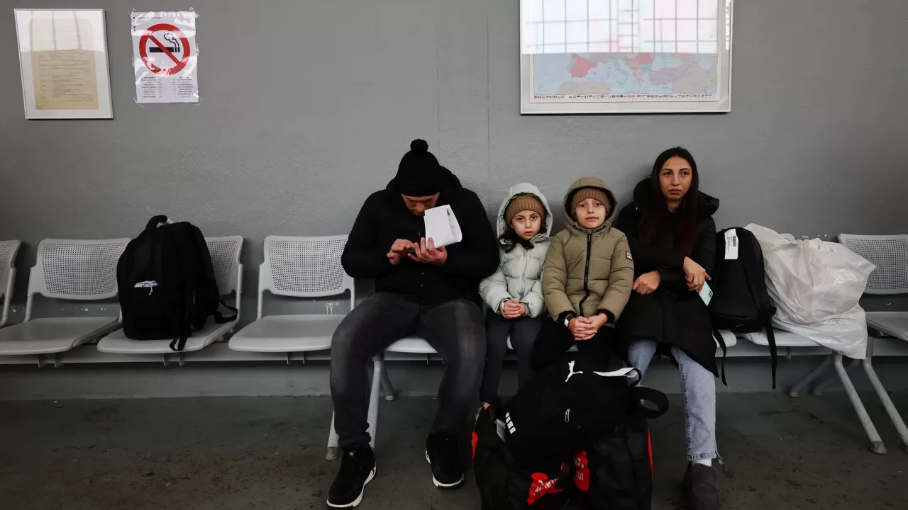 Українська сім’я  в центрі для біженців у Гессені, Німеччина / Фото: Reuters