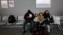 Украинская семья находится в центре для беженцев в Гессене, Германия / Фото: Reuters