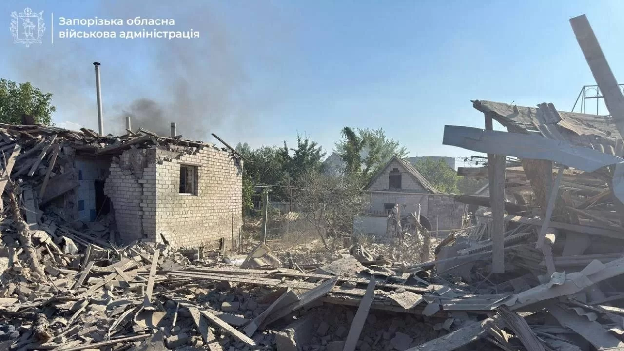 Наслідки ворожої атаки на Запоріжжя / Фото: Запорізька ОВА