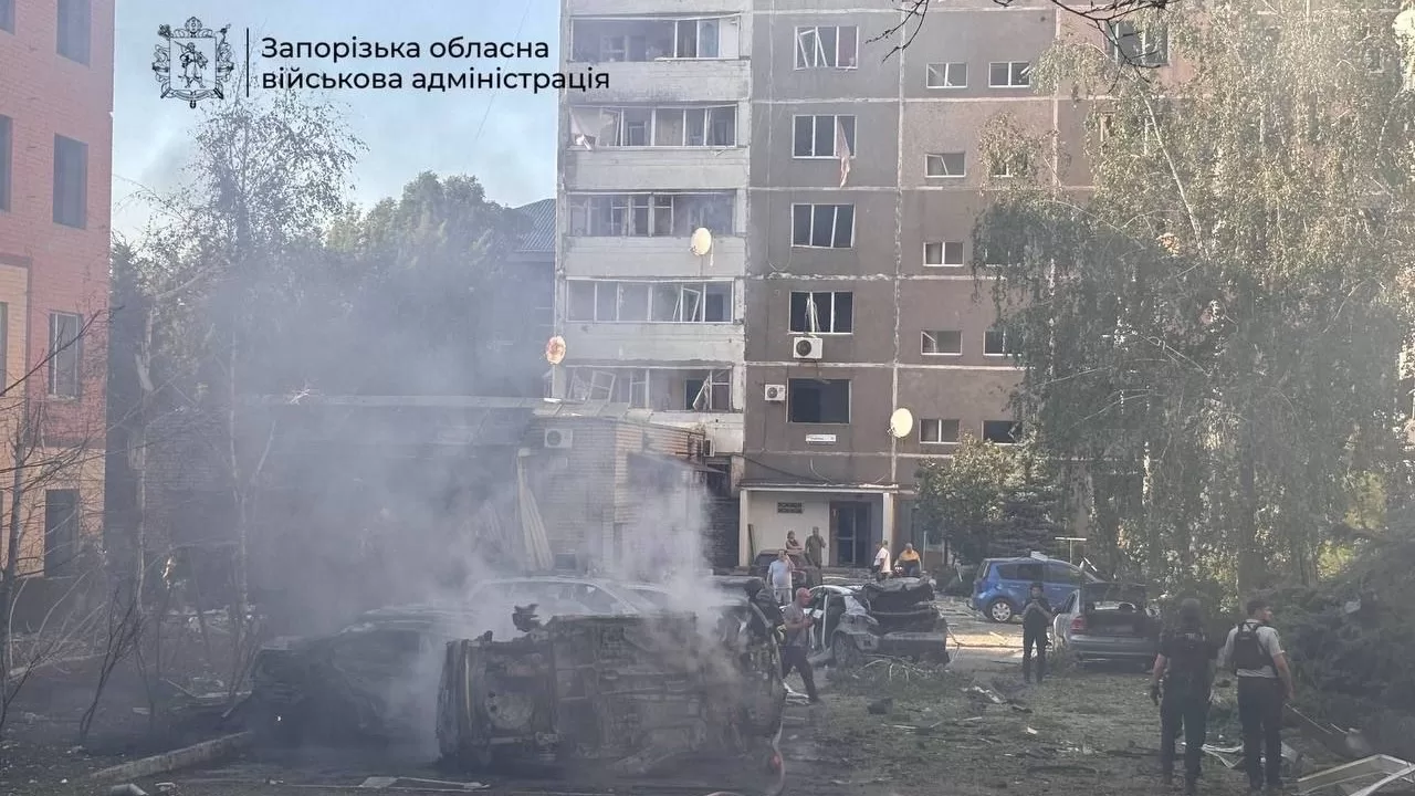 Атака на Запоріжжя: пошкоджено багатоповерхівки, склади та автомобілі / Фото: Запорізька ОВА