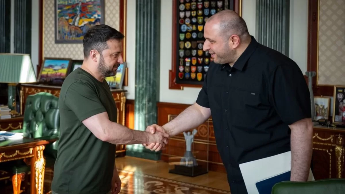 Президент України Володимир Зеленський (ліворуч) та секретар РНБО Рустем Умєров / Фото: Офіс президента