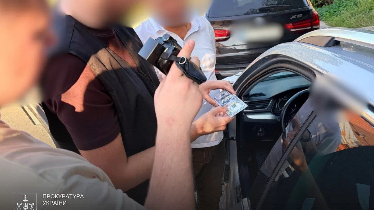 Задержание подозреваемого в организации схемы для уклонистов / Фото: Спецпрокуратура Западного региона