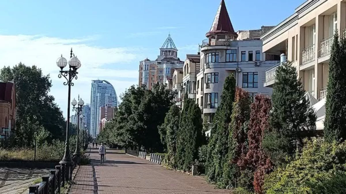 Киев, утро на Оболонской набережной / Фото: Facebook Нина Петрович