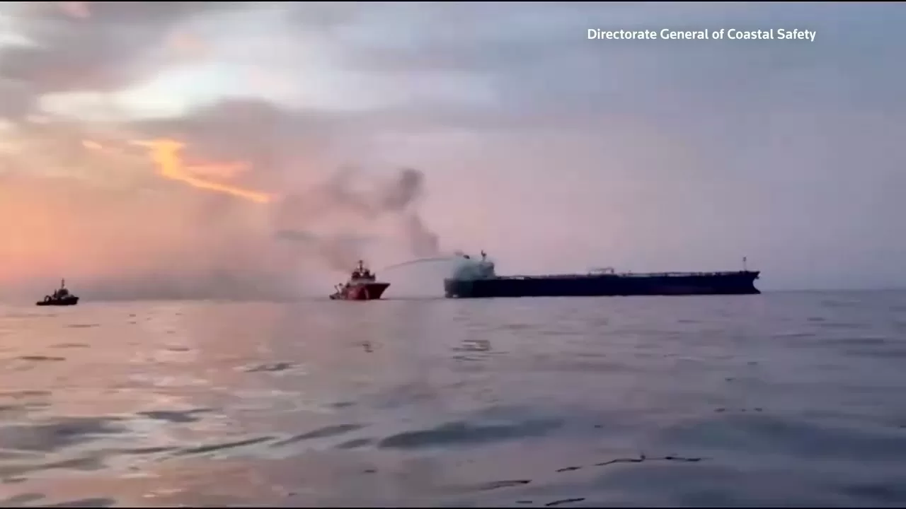 Танкер KAIROS в Черном море / Кадр из видео Главного управления береговой безопасности Турции