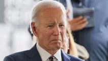 Бывший президент США Джо Байден принимает участие в церемонии в Мемориальном парке ветеранов в Нью-Касле, штат Делавэр, США, 30 мая 2025 года / Фото: Reuters