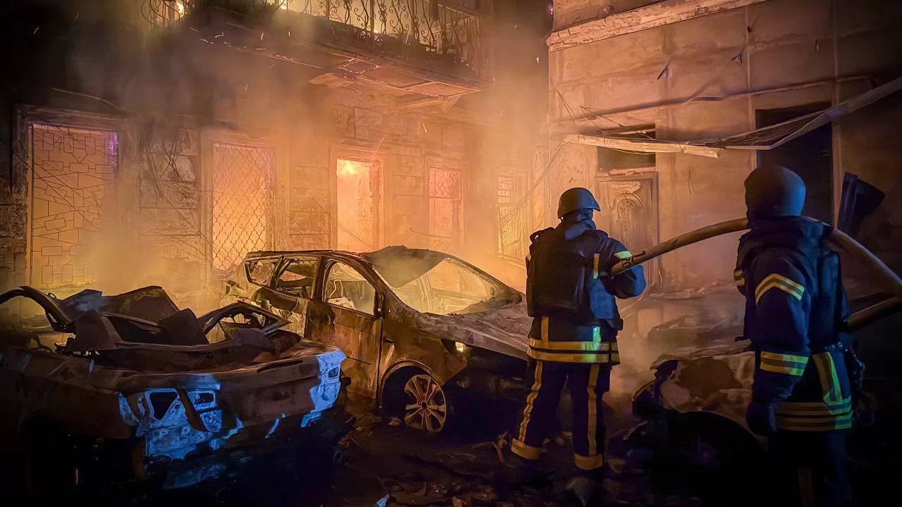 На Одещині зафіксували дев’ять місць влучань після масованого удару РФ / Фото: ДСНС