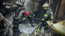 Спасатели на разрушенном энергообъекте / Фото: ГСЧС