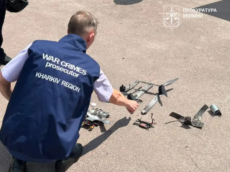 Днём 22 июля российский FPV-дрон нанёс удар по автозаправке в Немышлянском районе Харькова. Пострадали пять человек / Фото: Прокуратура