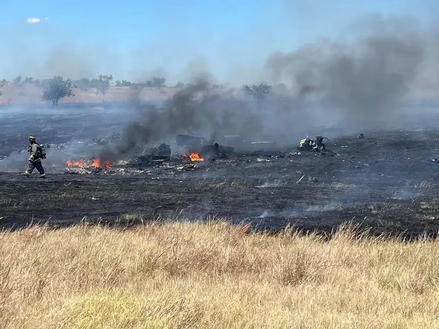 Рятувальники на місці падіння військового вертольота поблизу Саладо, штат Техас, 12 серпня / Фото: KWTX