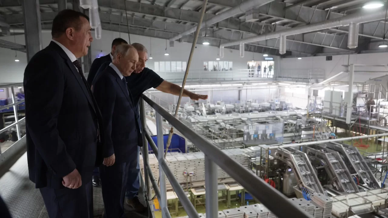 Путин во время визита на остров Итуруп / Фото: РосСМИ