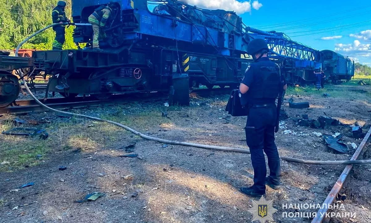 Железнодорожная техника, поврежденная в результате российской атаки в Сумской области / Фото: ГУНП в Сумской области