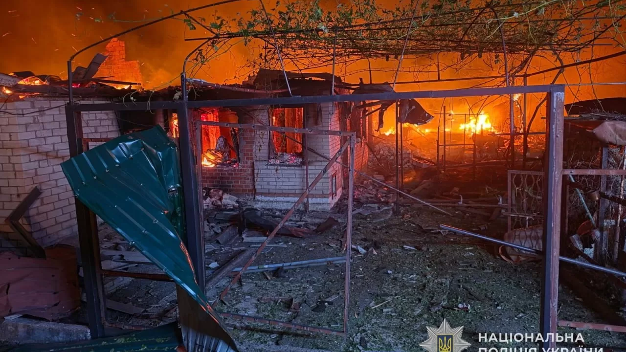 В Сумах после ударов российских БПЛА вспыхнули масштабные пожары / Фото: Нацполиция
