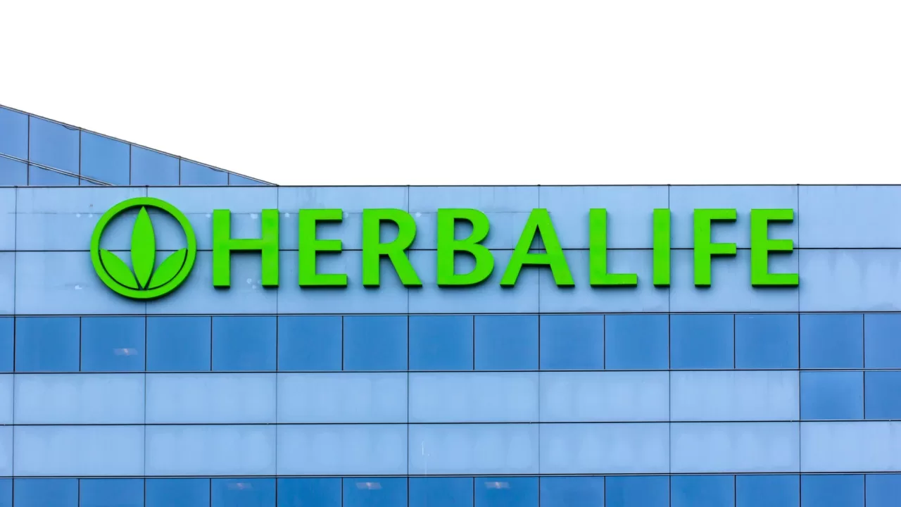 Здание штаб-квартиры компании Herbalife / Фото: DepositPhotos