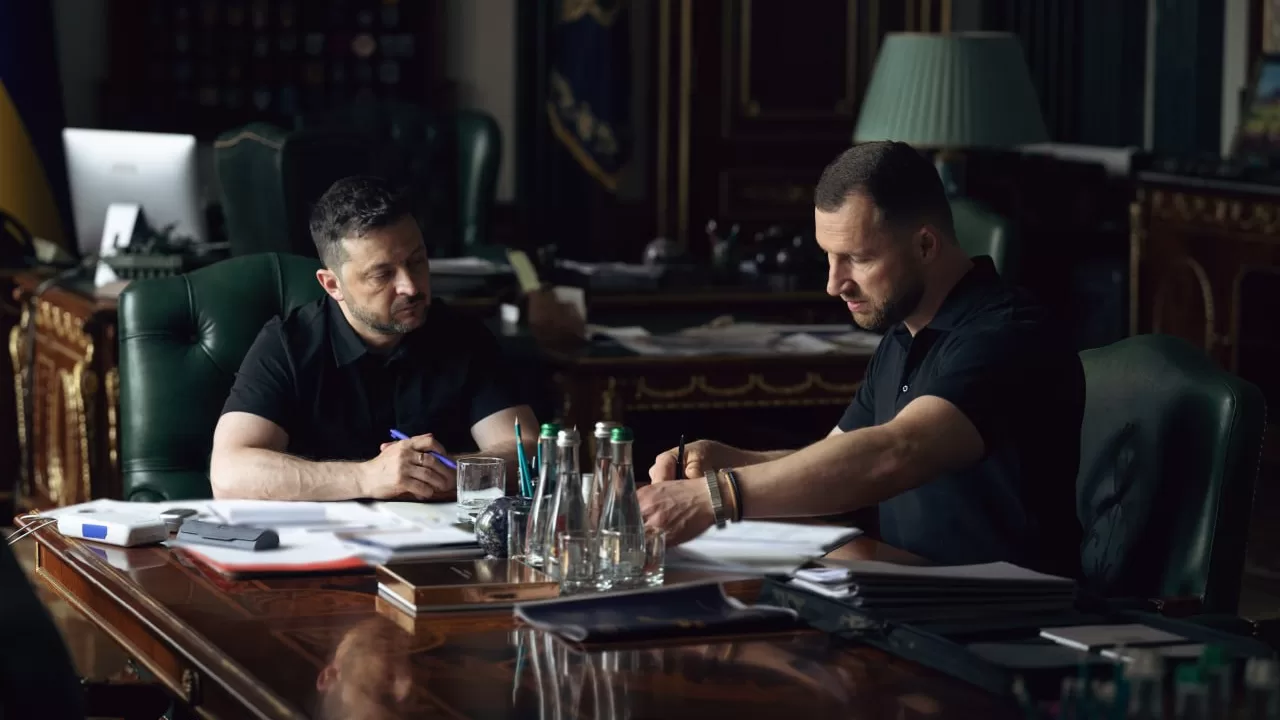 Володимир Зеленський та Євгеній Хмара / Фото: t.me/V_Zelenskiy_official