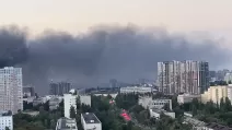 Дим від пожежі після удару РФ по Києву / Скриншот