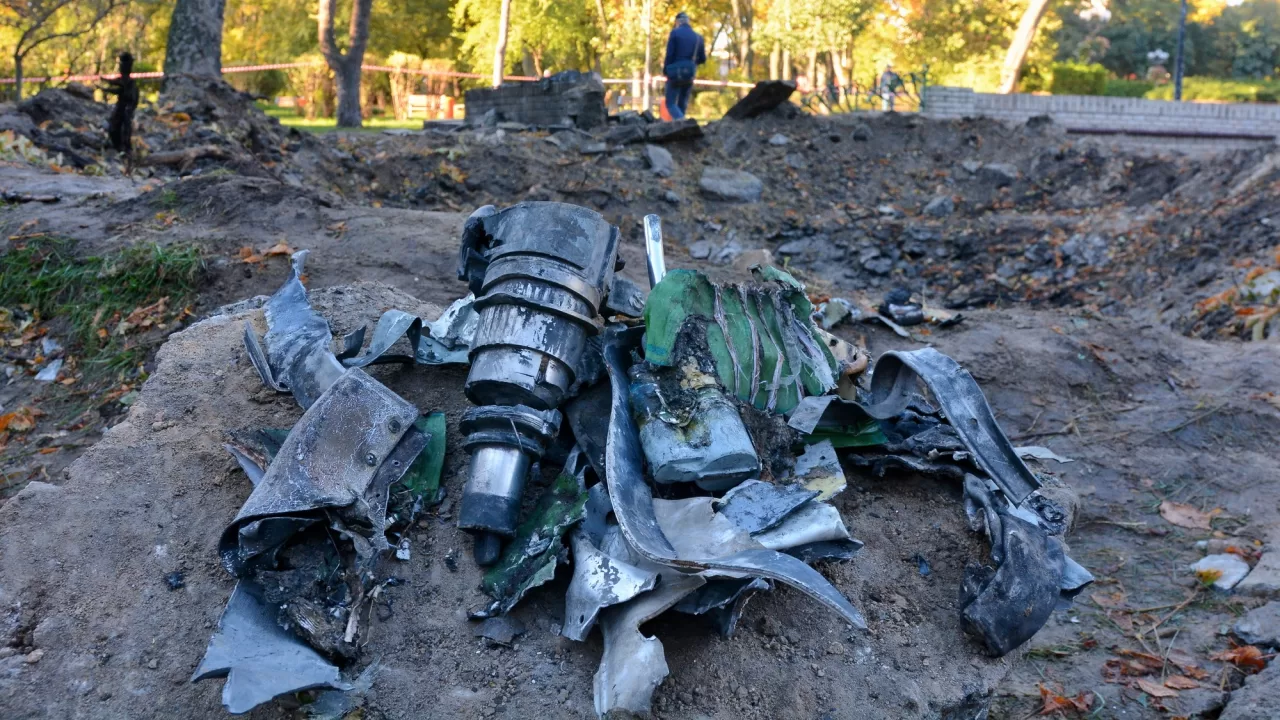 Обломки сбитой ракеты. Иллюстративное фото / Фото: DepositPhotos