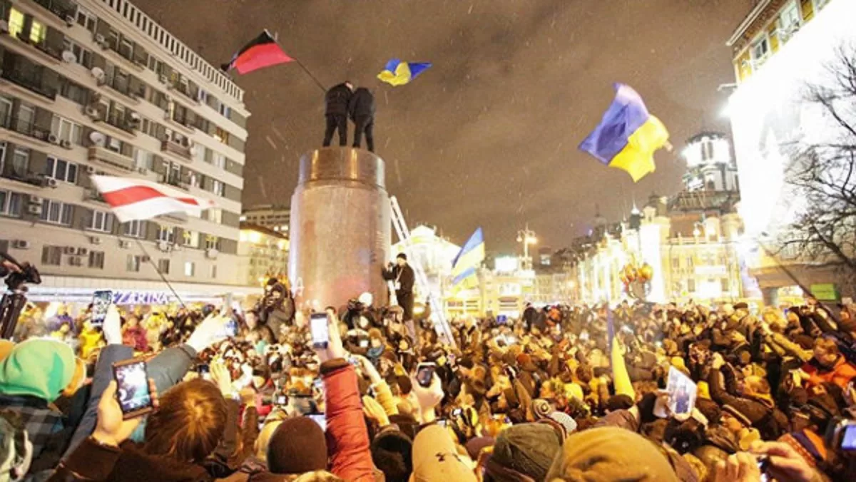Памятник Ленину снесли 8 декабря 2013 года во время Революции Достоинства / Фото: открытые источники