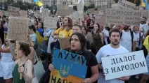 “Картонковий протест” на підтримку Михайла Федорова / Фото: Reuters