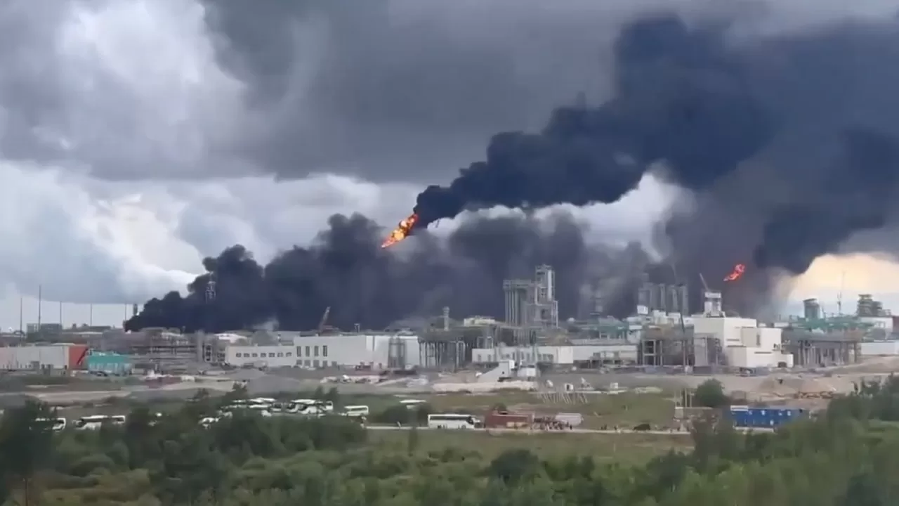Пожежа на Амурському газохімічному комплексі в Росії / Скриншот