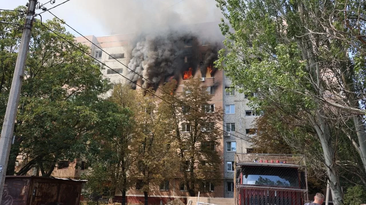 Пожар в доме в Краматорске после атаки РФ / Фото: Донецкая ОВА
