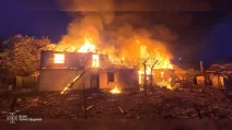 Пожар на месте атаки РФ в Чернигове / Фото: ГСЧС