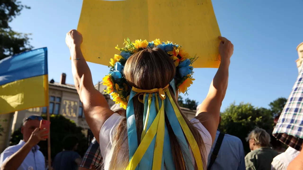 Протест против ксенофобских нападений на украинцев на Щепаньской площади в Кракове, 9 августа 2026 года / Фото: Shutterstock