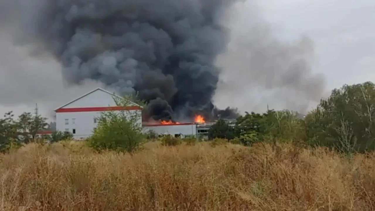 Пожар на заводе "Хортица" в Запорожье / Фото: Соцсети