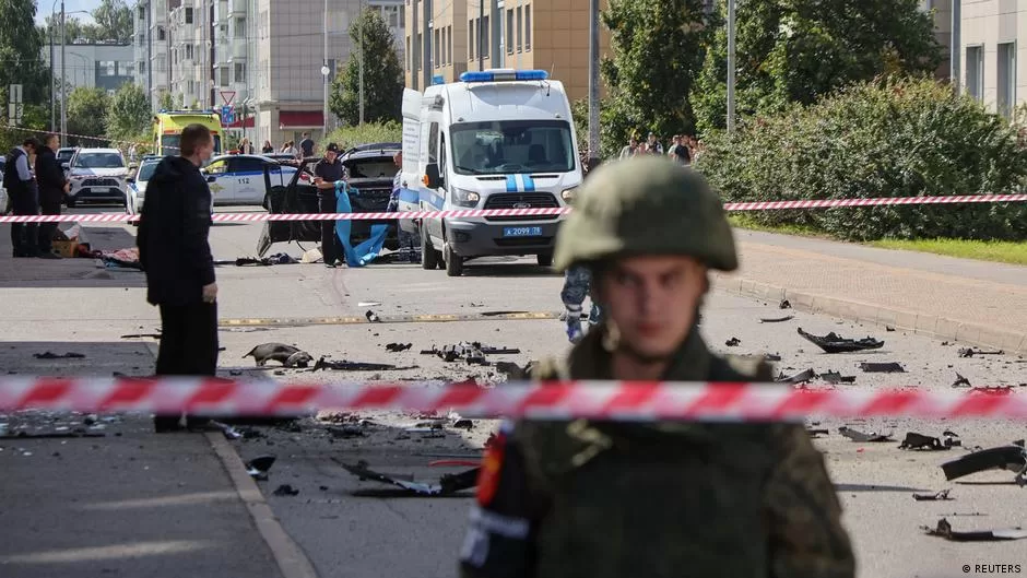 Место взрыва автомобиля российского военного в Петербурге / Фото: Reuters