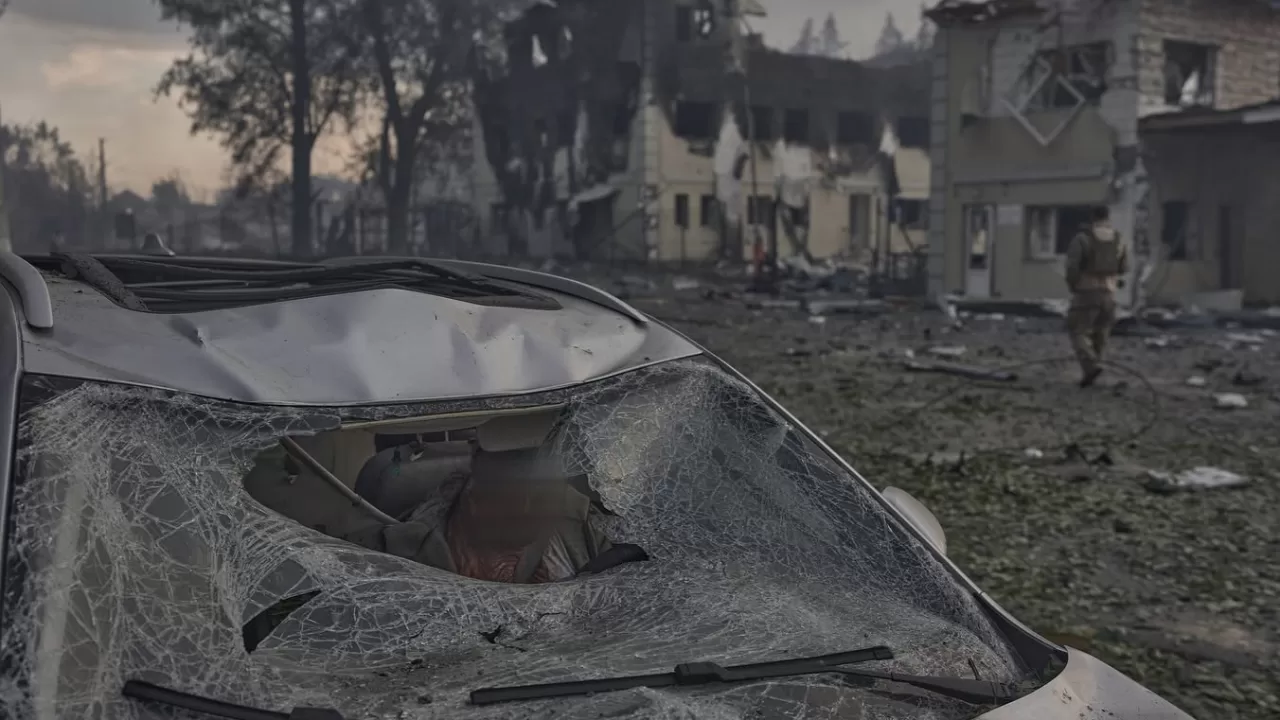 Последствия взрывов в селе Мила Киевской области / Фото: facebook.com/libkos