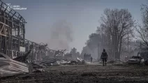 Спасатели ликвидируют последствия вражеского обстрела в селе Мила / Фото: ГСЧС