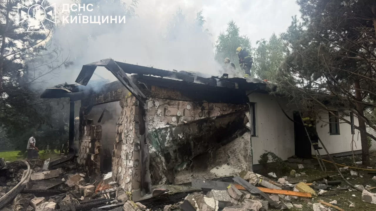 Российские БПЛА вызвали пожары в двух районах Киевской области / Фото: ГСЧС