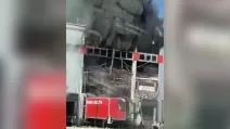 На Одещині після удару по терміналу «Нової пошти» виникла пожежа / Фото: скриншот