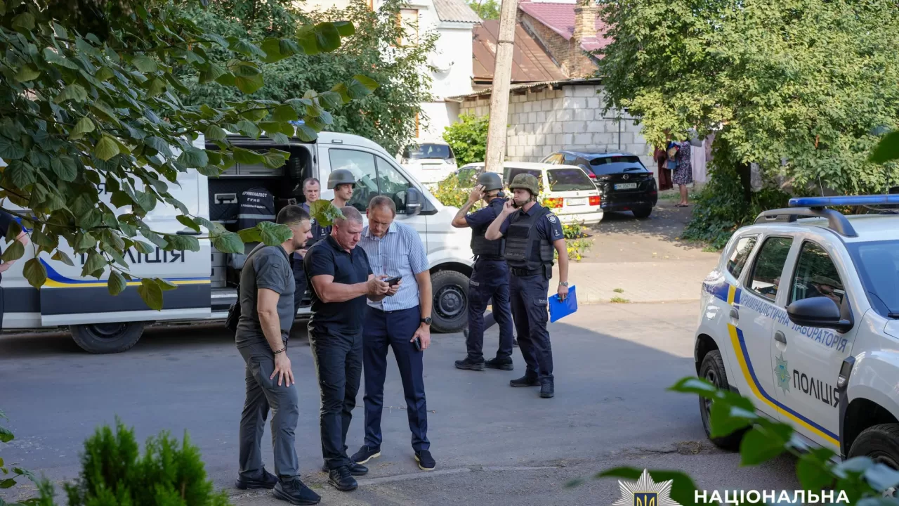 Вибух у райвідділі Рівного стався у внутрішньому дворі під час службових робіт / Фото: Нацполіція