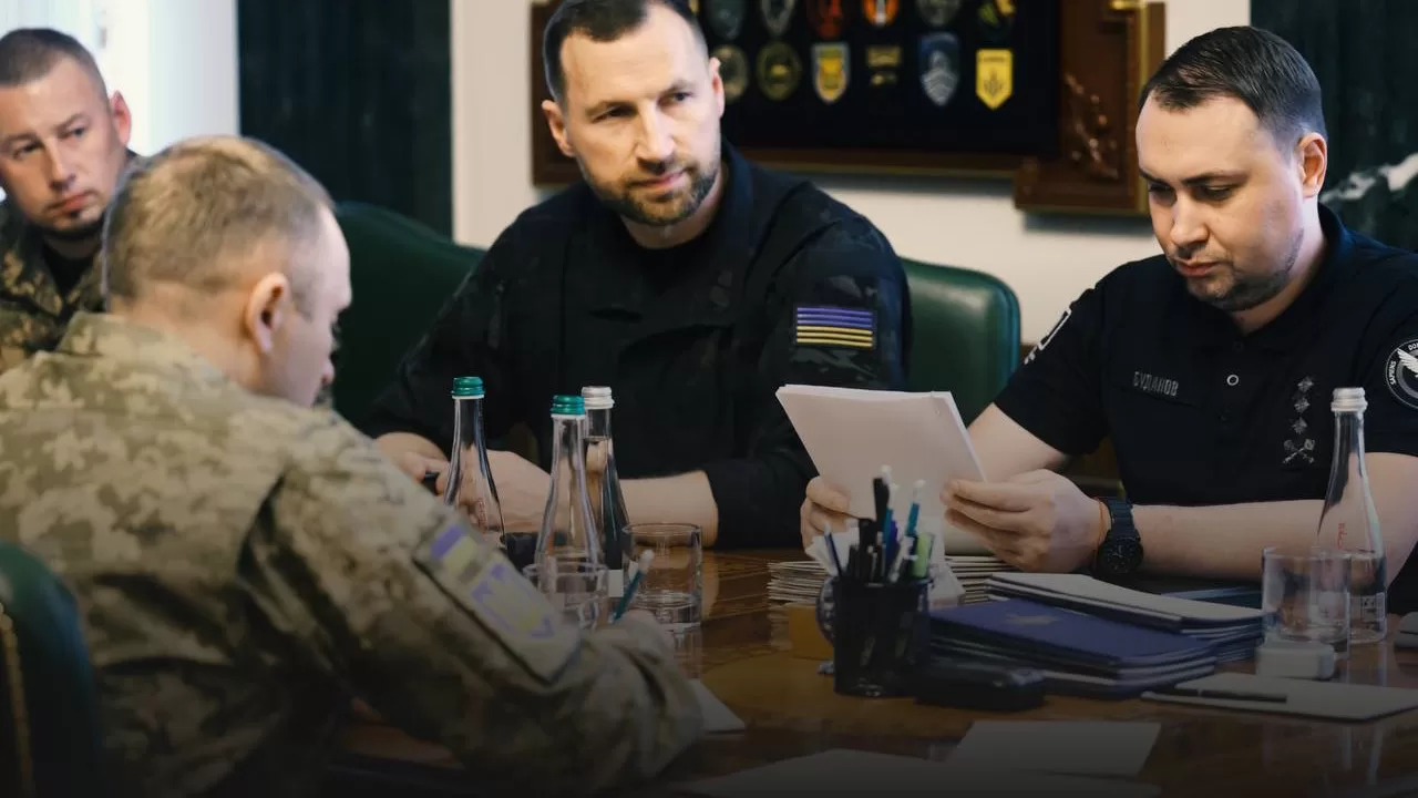 Кирило Буданов (праворуч) на нараді у президента / Фото: Офіс президента