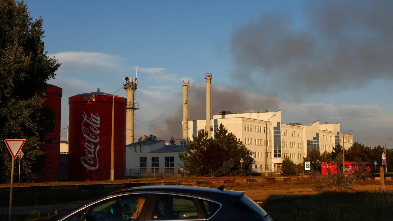 The aftermath of a Russian drone attack on a Coca-Cola plant in the Kyiv region / Photo: REUTERS/Valentyn Ogirenko