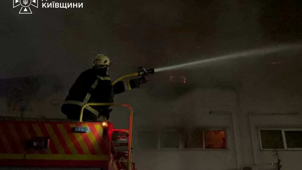 Rescuer at the scene of a fire / Illustrative photo: State Emergency Service of Ukraine