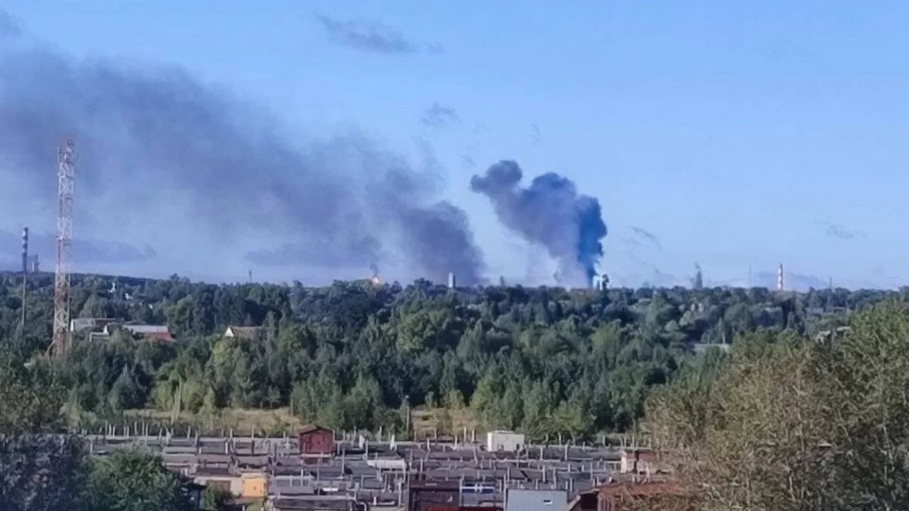 Дроны атаковали один из крупнейших НПЗ России / Фото: соцсети