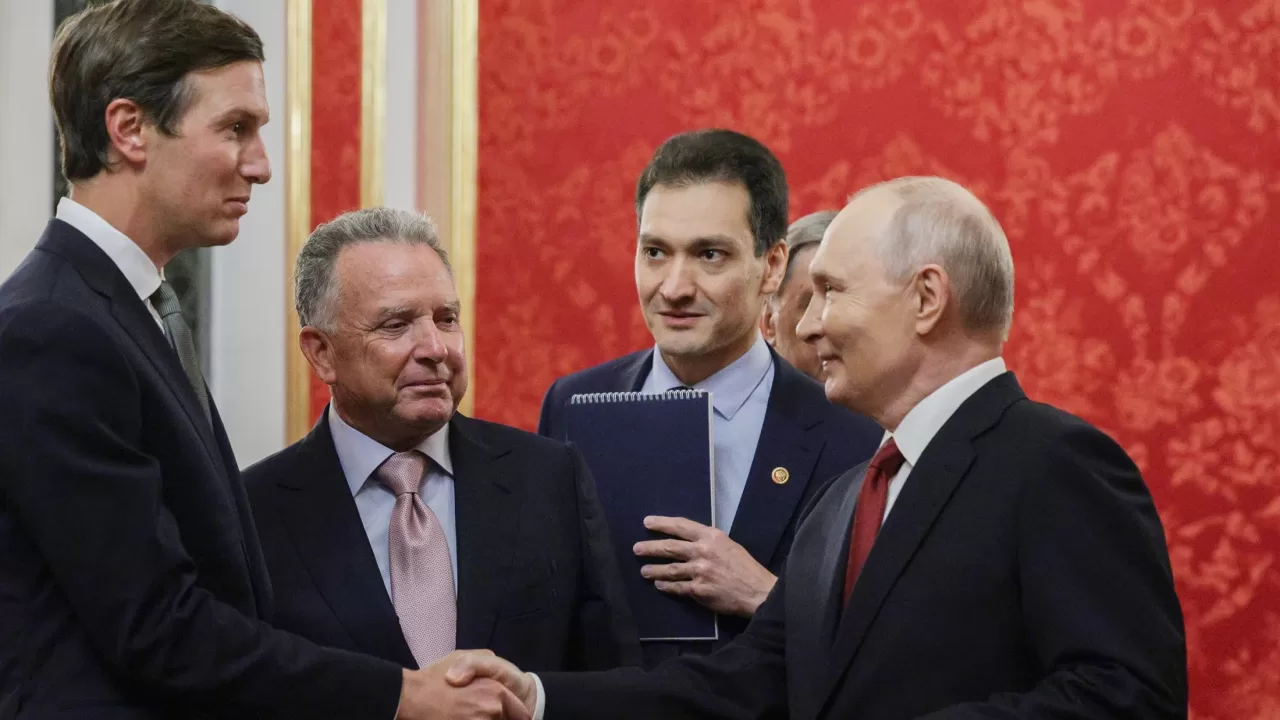 Москва ужесточает свои требования, поскольку считает, что имеет военное преимущество над Украиной / Фото: AP