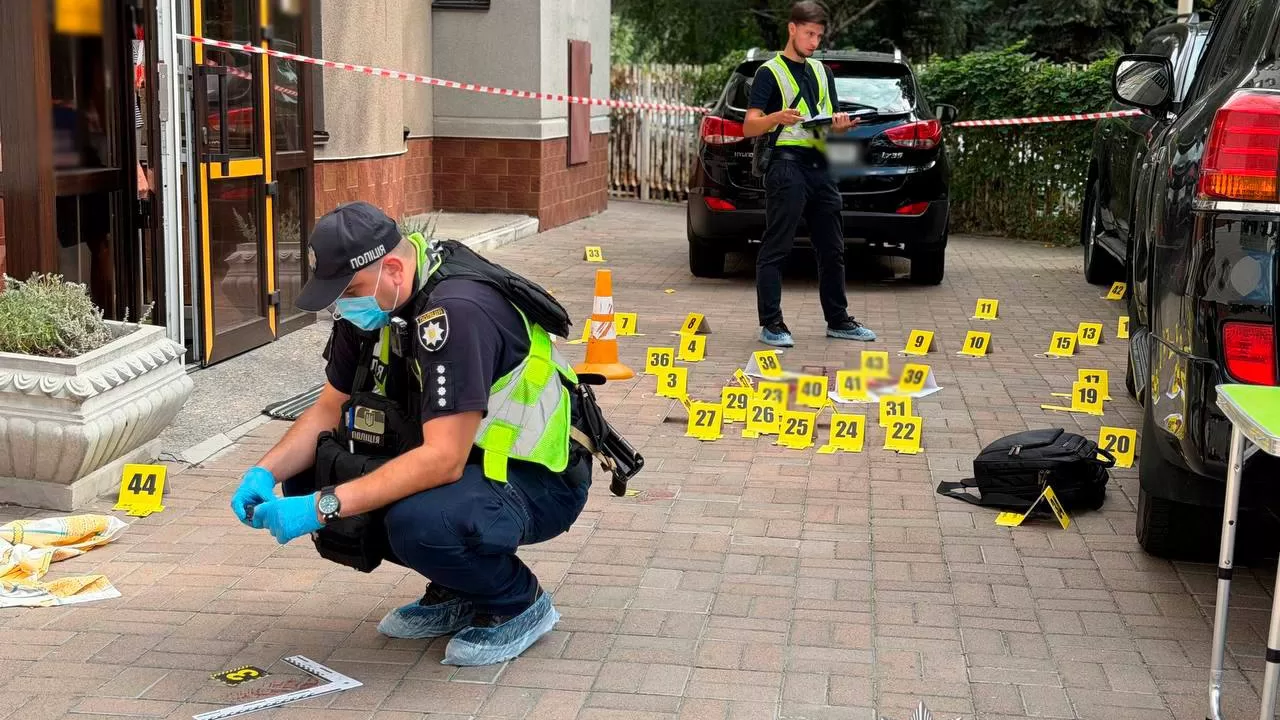 У Києві затримали чоловіка, який зробив щонайменше 23 постріли в директора клініки / Фото: Поліція Києва
