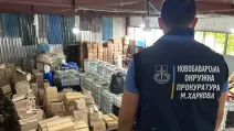Обыск на складе с поддельной косметикой в Харькове / Фото: Харьковская областная прокуратура