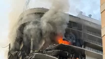 Внаслідок російської атаки в Одесі пошкоджений багатоповерховий житловий будинок. Щонайменше 12 людей постраждали / Фото: Одеської ОВА