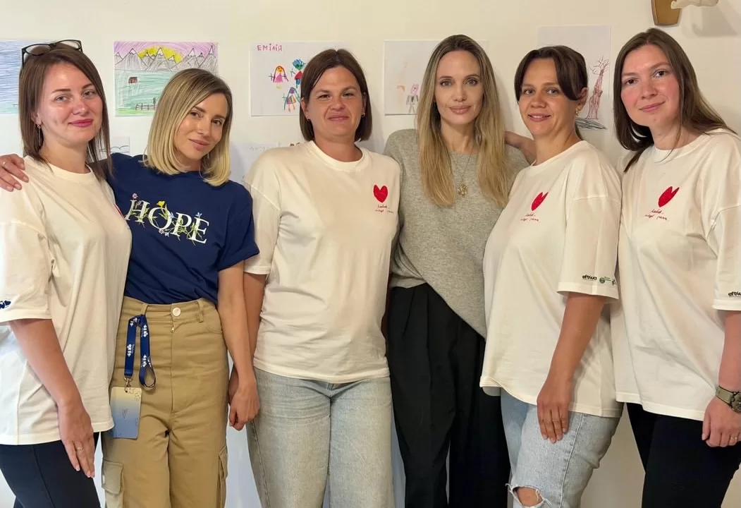 Анджеліна Джолі на фото під час поїздки в Україну / Фото: angelinajolie / Instagram