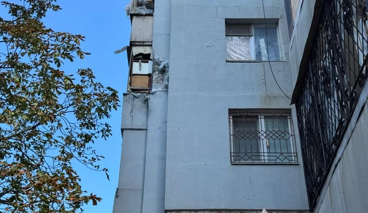 Повреждена многоэтажка в Херсонской области / Фото: НПУ