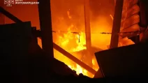 Пожежа, яка виникла внаслідок російського обстрілу на Житомирщині / Фото: ДСНС