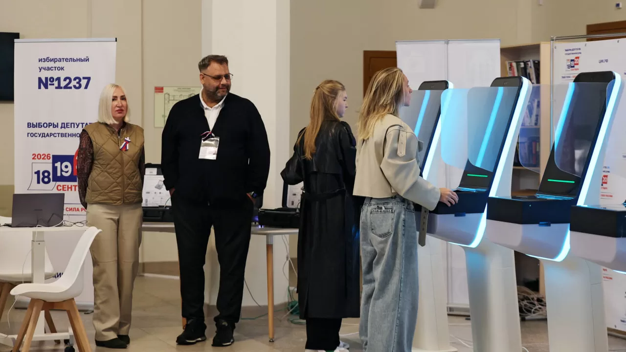 Избирательный участок во время голосования на парламентских выборах в России / Фото: Reuters