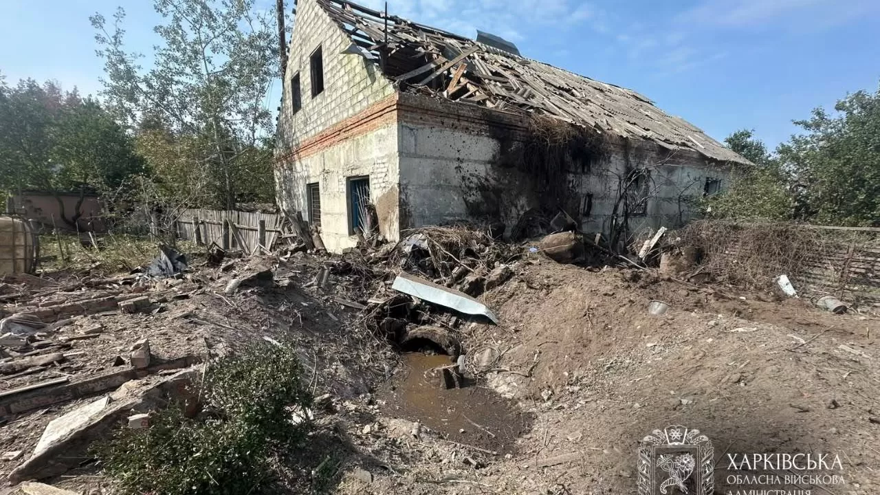 В городе повреждены 5 частных домов, 2 магазина, 2 хозяйственные постройки, гараж и административное здание / Фото: Харьковская ОВА