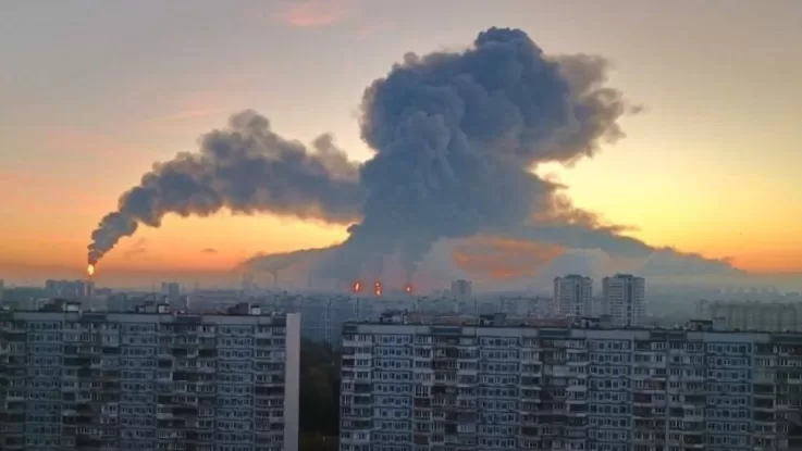 Потужна пожежа на Московському НПЗ / Фото: соцмережі
