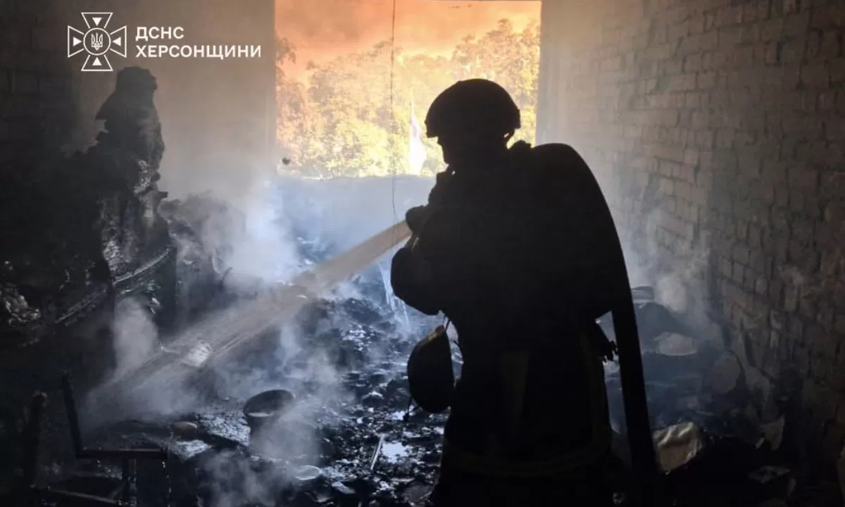 Рятувальники ліквідували наслідки російської атаки на Херсонщині / Фото: ДСНС